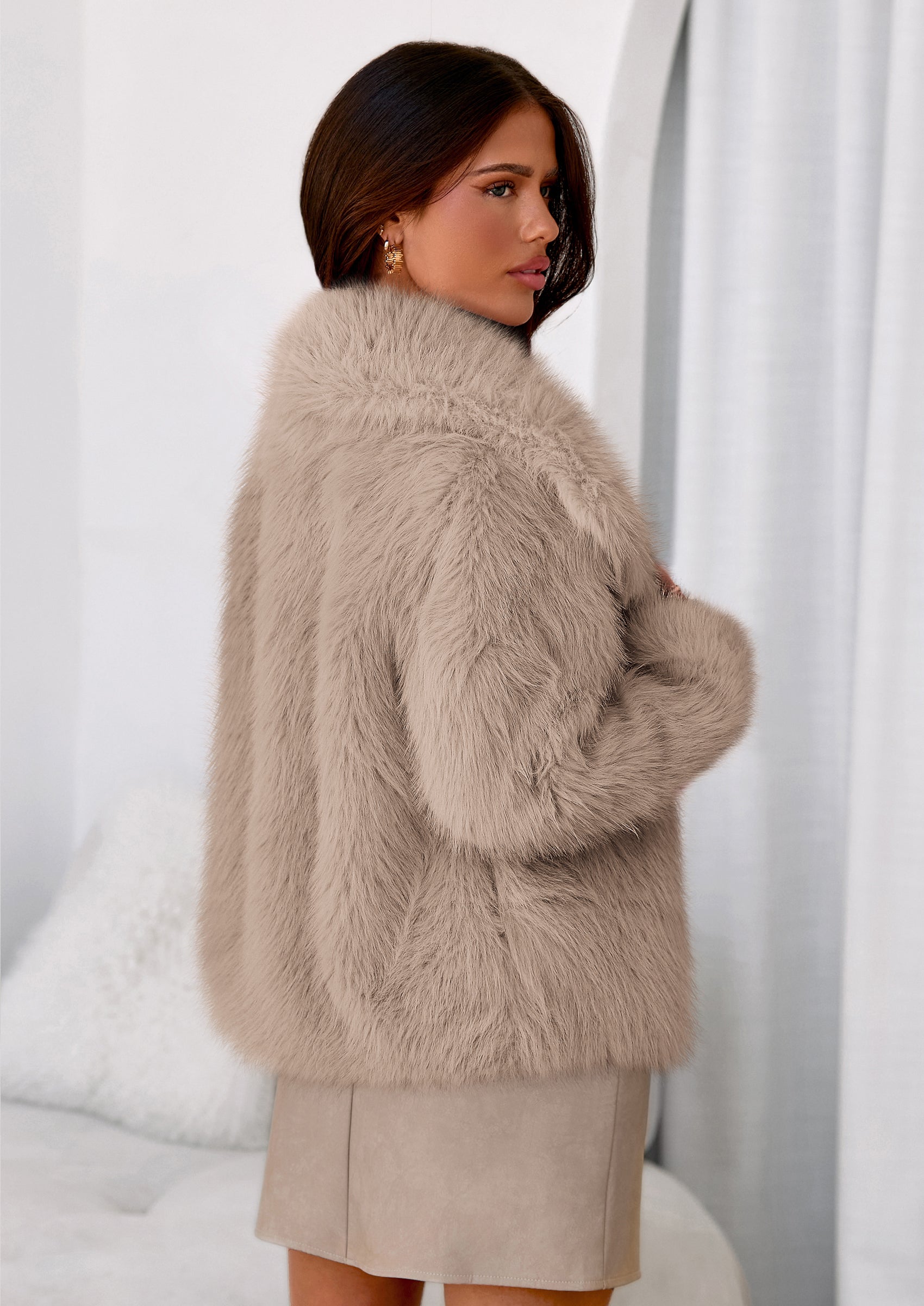 PRETTYGARDEN Womens Winter Coats Trendy Long Sleeve Furry Faux Fur Jackets Button Lapel Warm Fall Outwear with Pockets