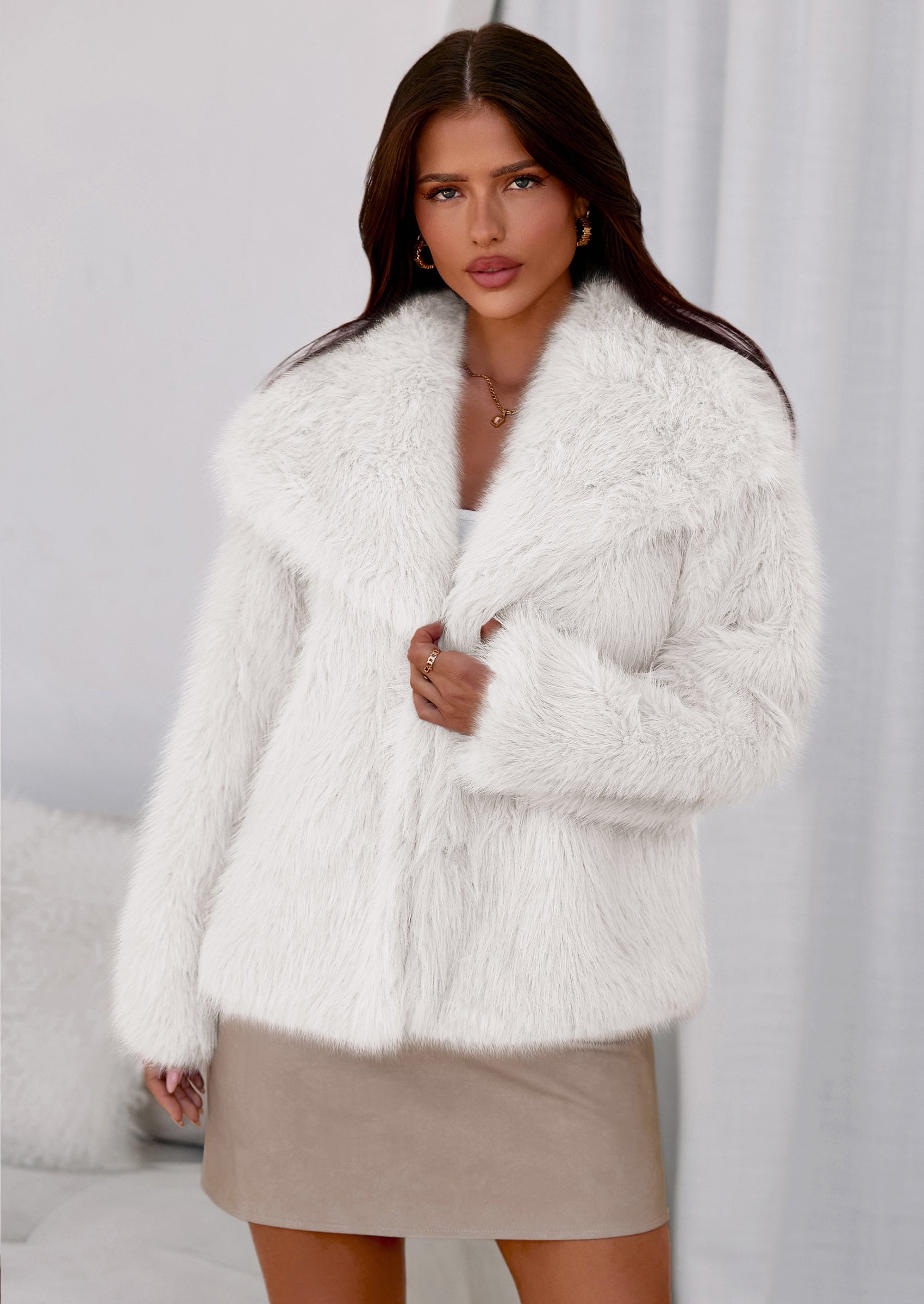 PRETTYGARDEN Womens Winter Coats Trendy Long Sleeve Furry Faux Fur Jackets Button Lapel Warm Fall Outwear with Pockets