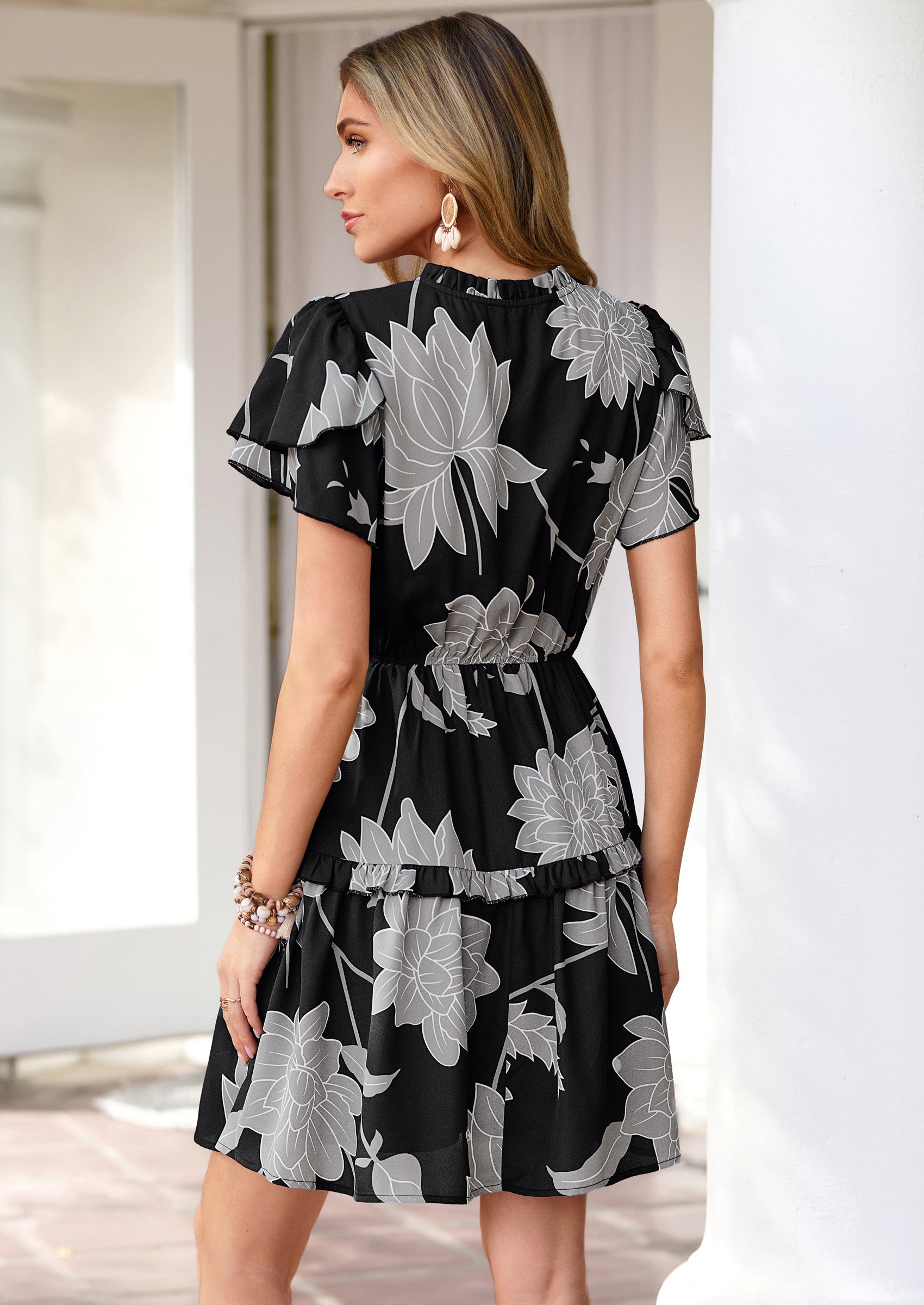 PRETTYGARDEN Womens Summer Floral Mini Dress Trendy Ruffle Short Sleeve V Neck Flowy A Line Short Beach Dresses