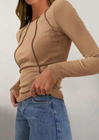 KIRUNDO Ribbed Long Sleeve Tops for Women Stretch Slim Basic Crop Tee Exposed Seams Spring Fall Fashion Trendy Tshirt