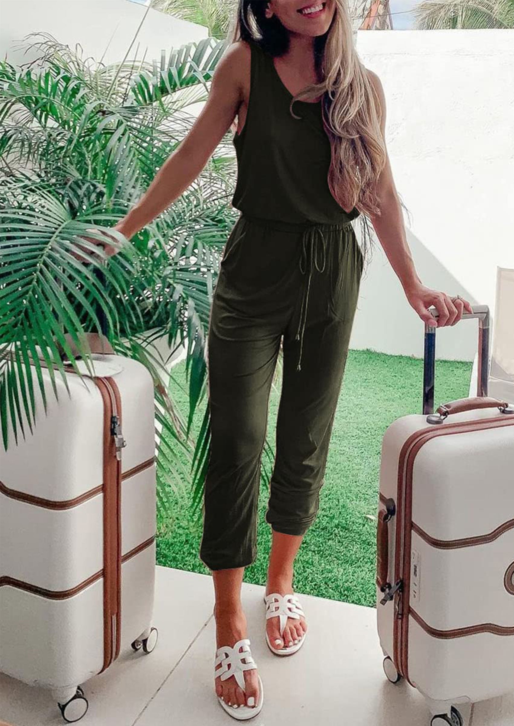 PRETTYGARDEN Two Piece Outfit Sets Casual Sleeveless Crewneck Tops and Sweatpants