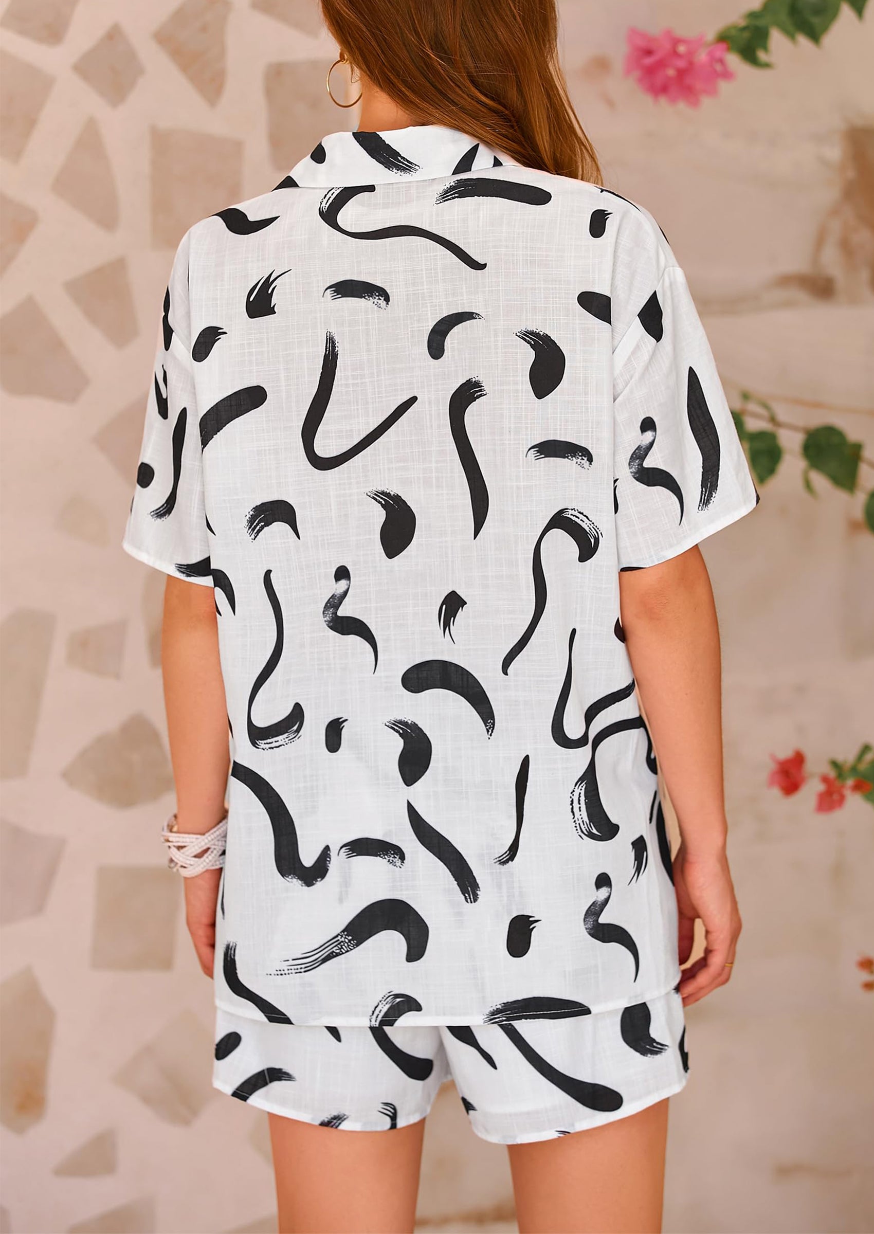 PRETTYGARDEN Women Summer 2 Piece Sets Printed Short Sleeve Tops Lounge Shorts Beach Vacation Outfits