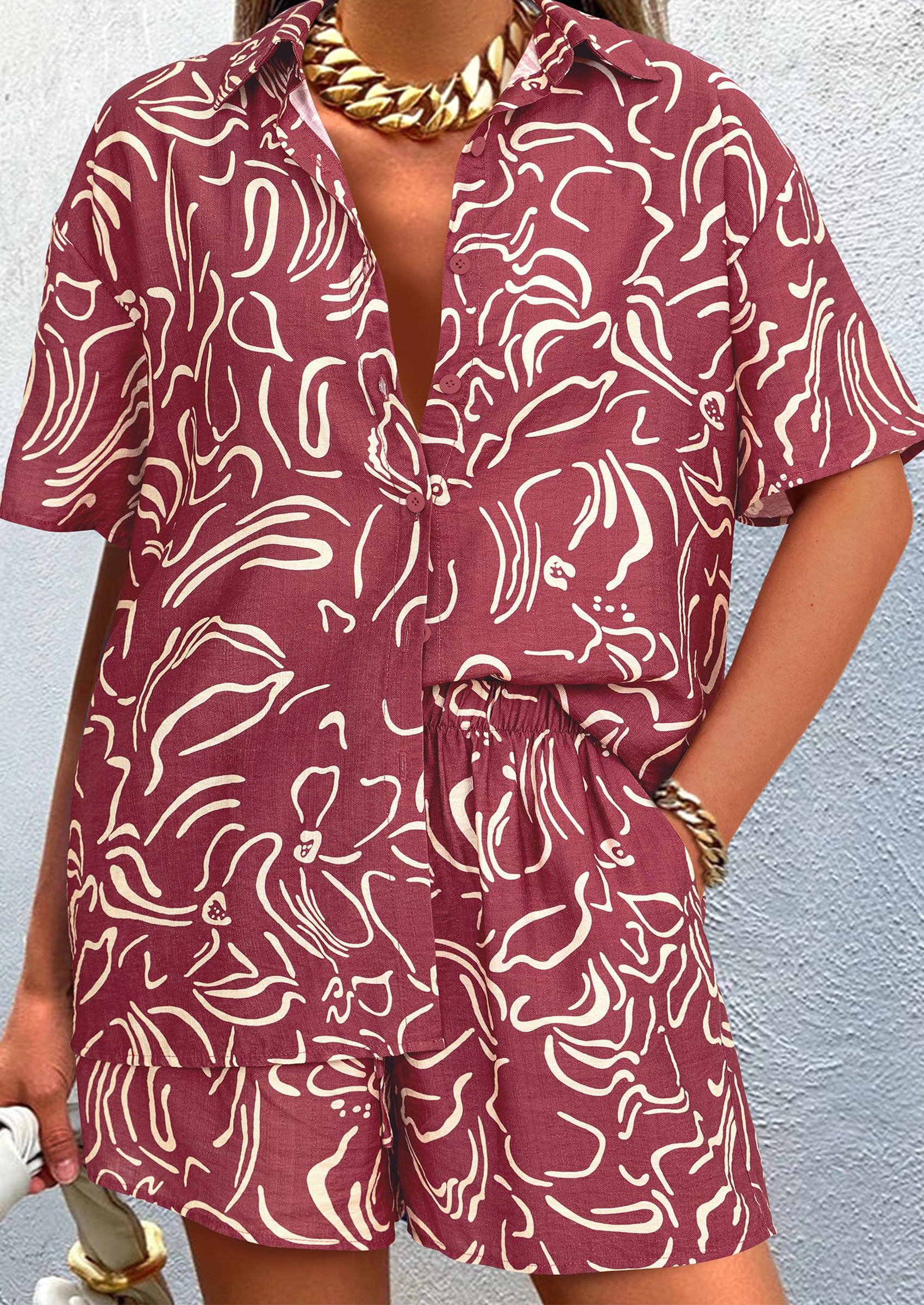 PRETTYGARDEN Women Summer 2 Piece Sets Printed Short Sleeve Tops Lounge Shorts Beach Vacation Outfits