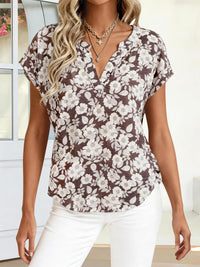 PRETTYGARDEN Womens Summer Tops V Neck Short Sleeve Pleated Back Elegant Floral T Shirts for Women Vacation Outfits (Apricot Yellow Floral, Large)
