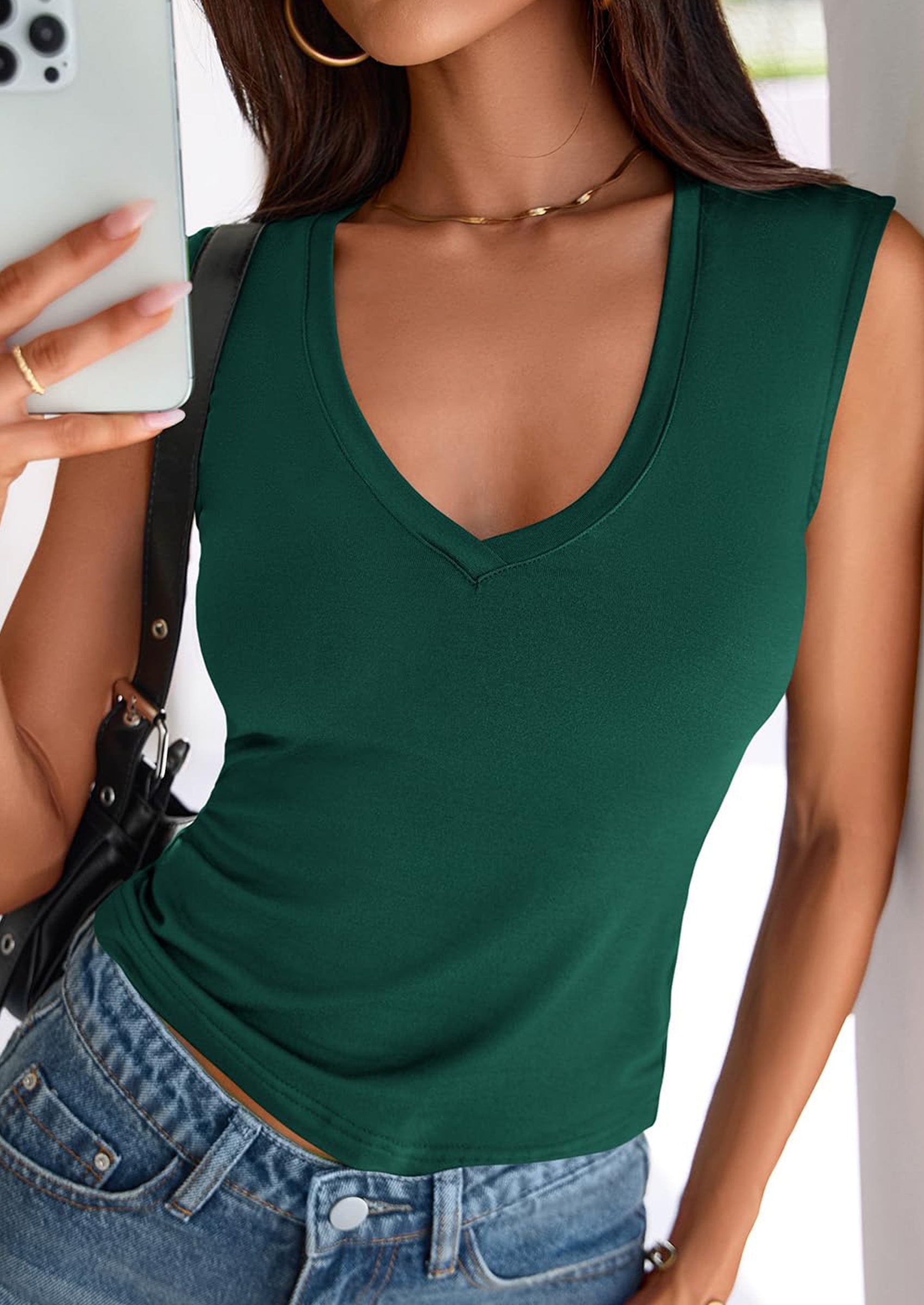 PRETTYGARDEN Womens T Shirts Spring Fashion V Neck Sleeveless Cute Going Out Tops Plain Fitted Tank Top Y2k Outfits PRETTYGARDEN