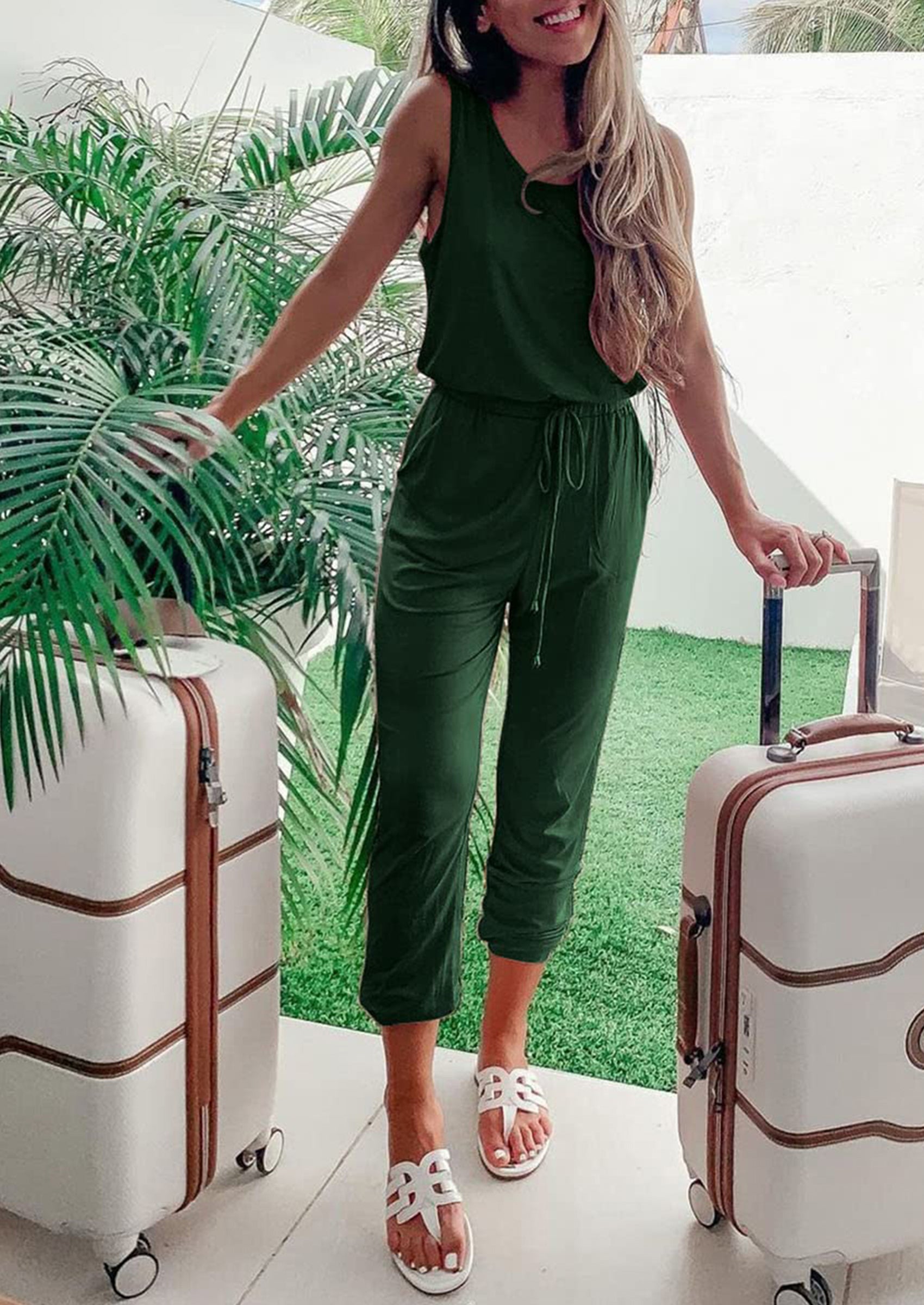 PRETTYGARDEN Two Piece Outfit Sets Casual Sleeveless Crewneck Tops and Sweatpants