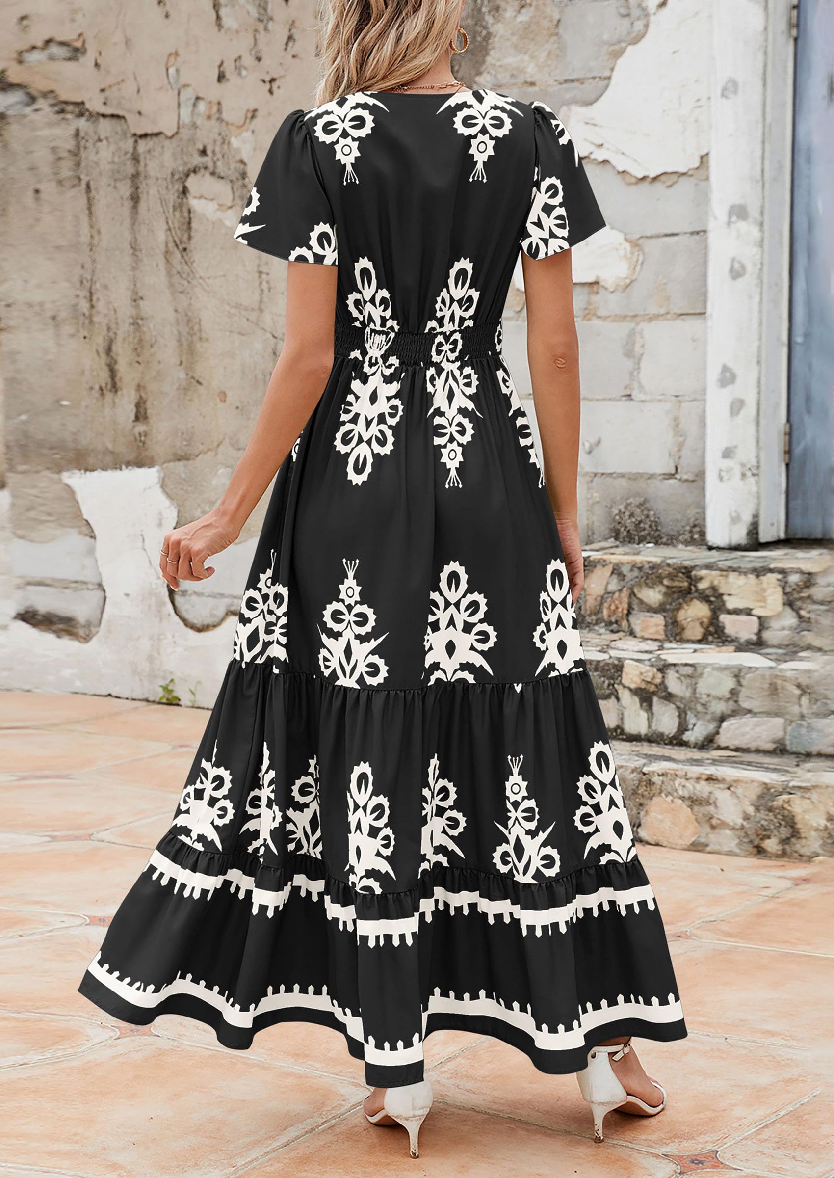 PRETTYGARDEN Womens Casual V Neck Boho Maxi Dress Flowy Aline Bell Sleeve Tiered Floral Dresses with Pocket