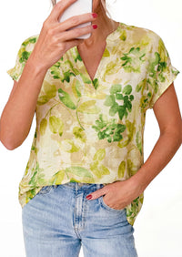 PRETTYGARDEN Womens Floral Print Short Sleeve Summer Tops Trendy V Neck Loose Boho Shirts Casual Work Blouses PRETTYGARDEN