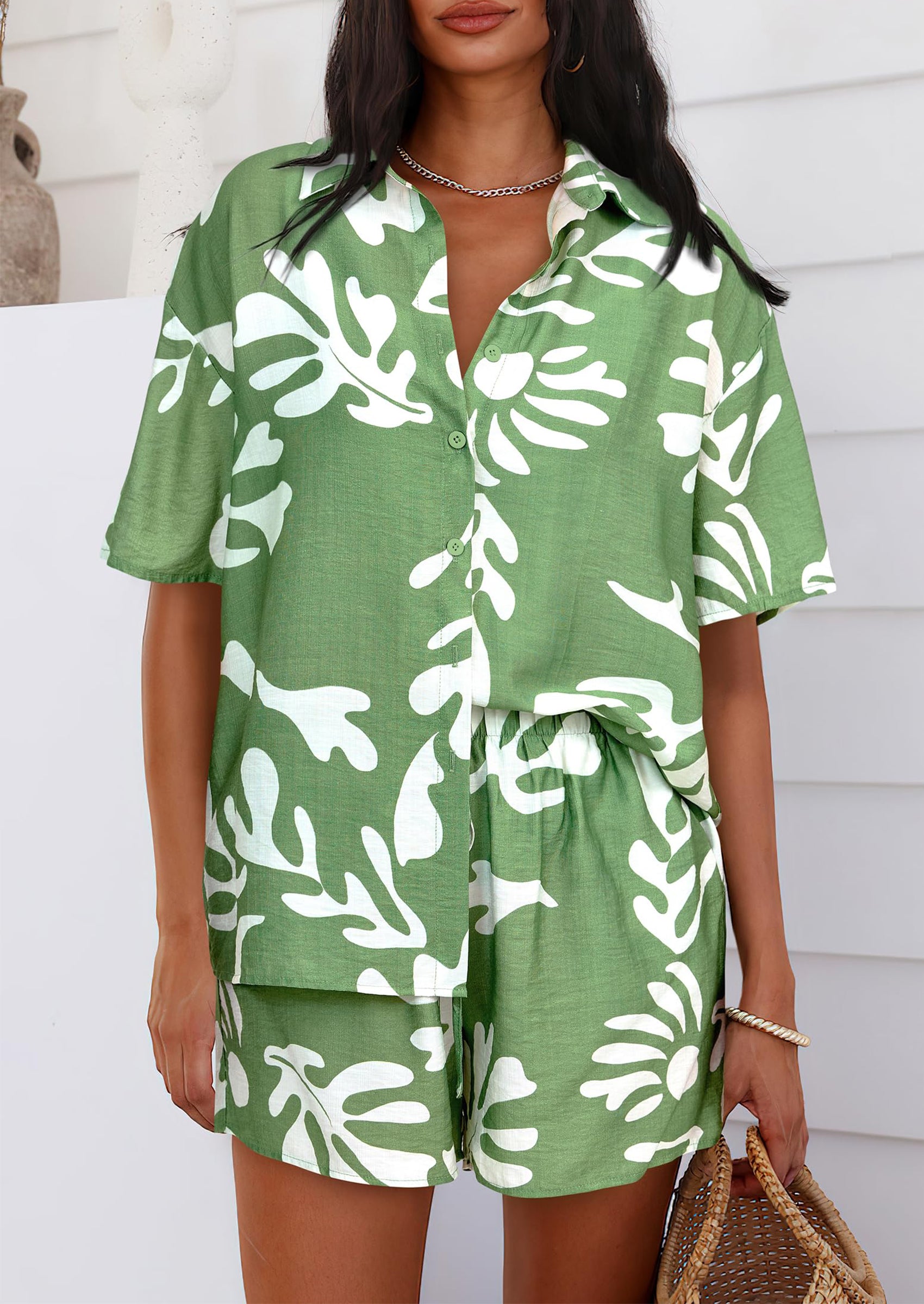 PRETTYGARDEN Women Summer 2 Piece Sets Printed Short Sleeve Tops Lounge Shorts Beach Vacation Outfits