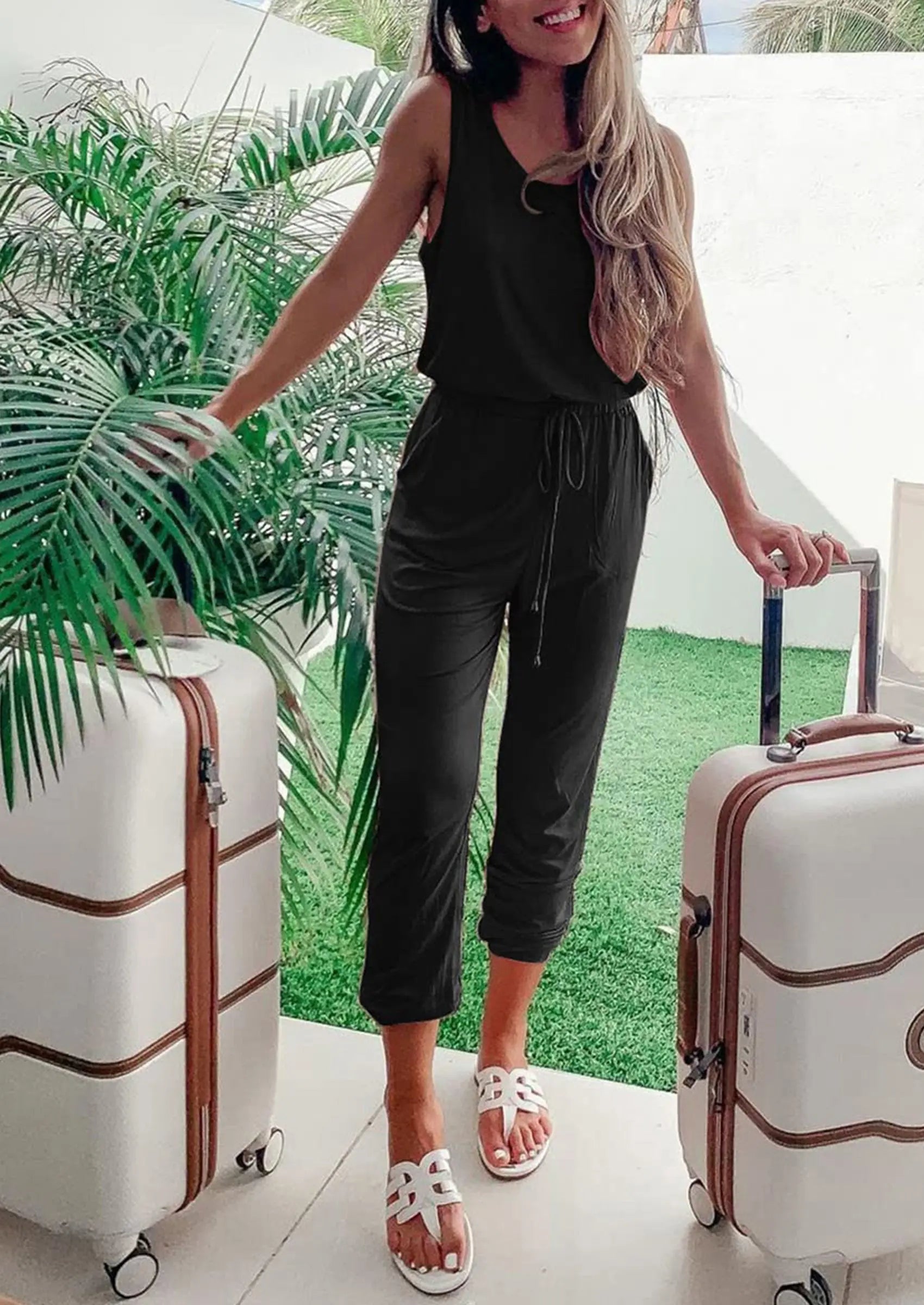 PRETTYGARDEN Two Piece Outfit Sets Casual Sleeveless Crewneck Tops and Sweatpants PRETTYGARDEN