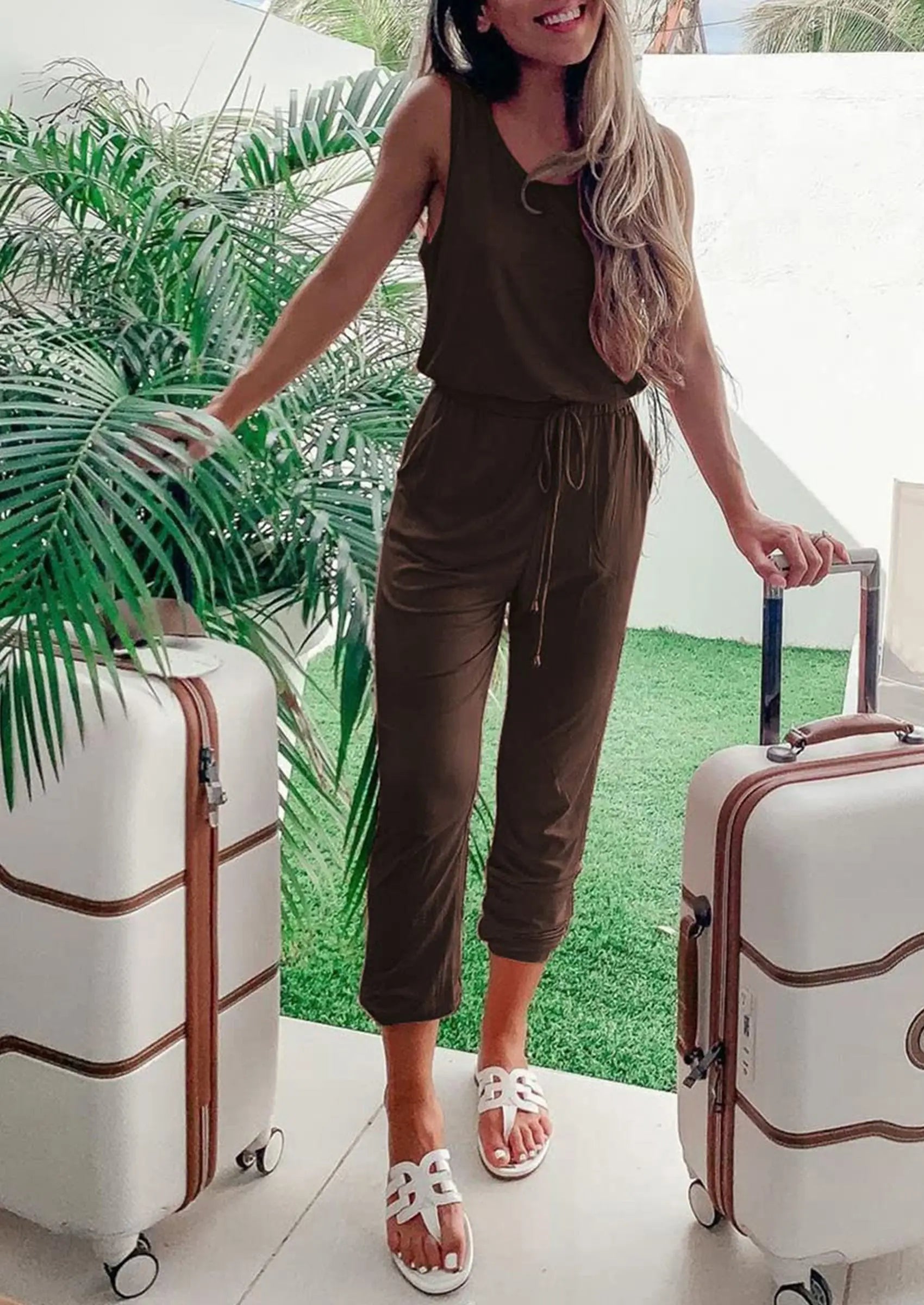 PRETTYGARDEN Two Piece Outfit Sets Casual Sleeveless Crewneck Tops and Sweatpants PRETTYGARDEN