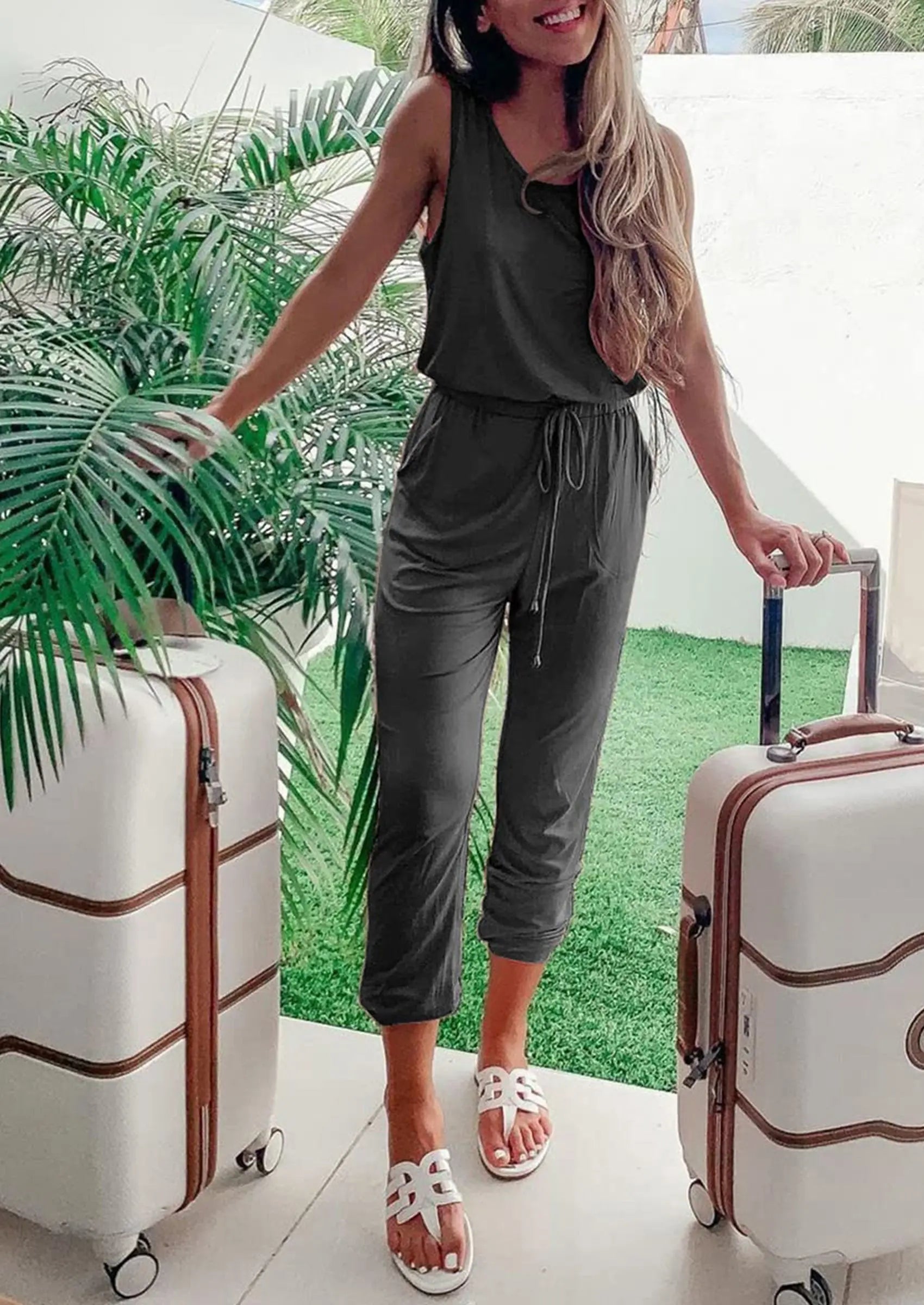 PRETTYGARDEN Two Piece Outfit Sets Casual Sleeveless Crewneck Tops and Sweatpants PRETTYGARDEN