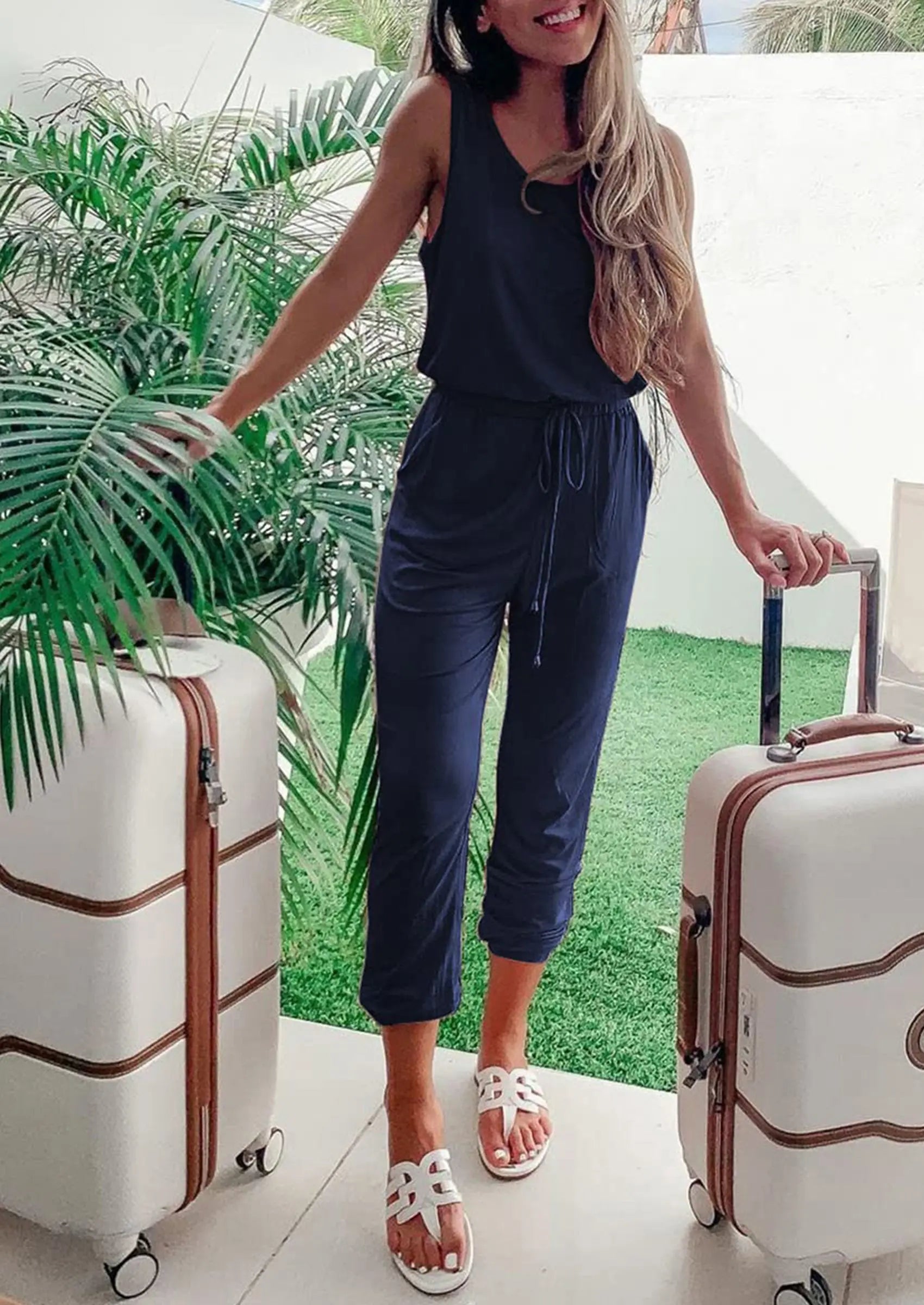 PRETTYGARDEN Two Piece Outfit Sets Casual Sleeveless Crewneck Tops and Sweatpants PRETTYGARDEN