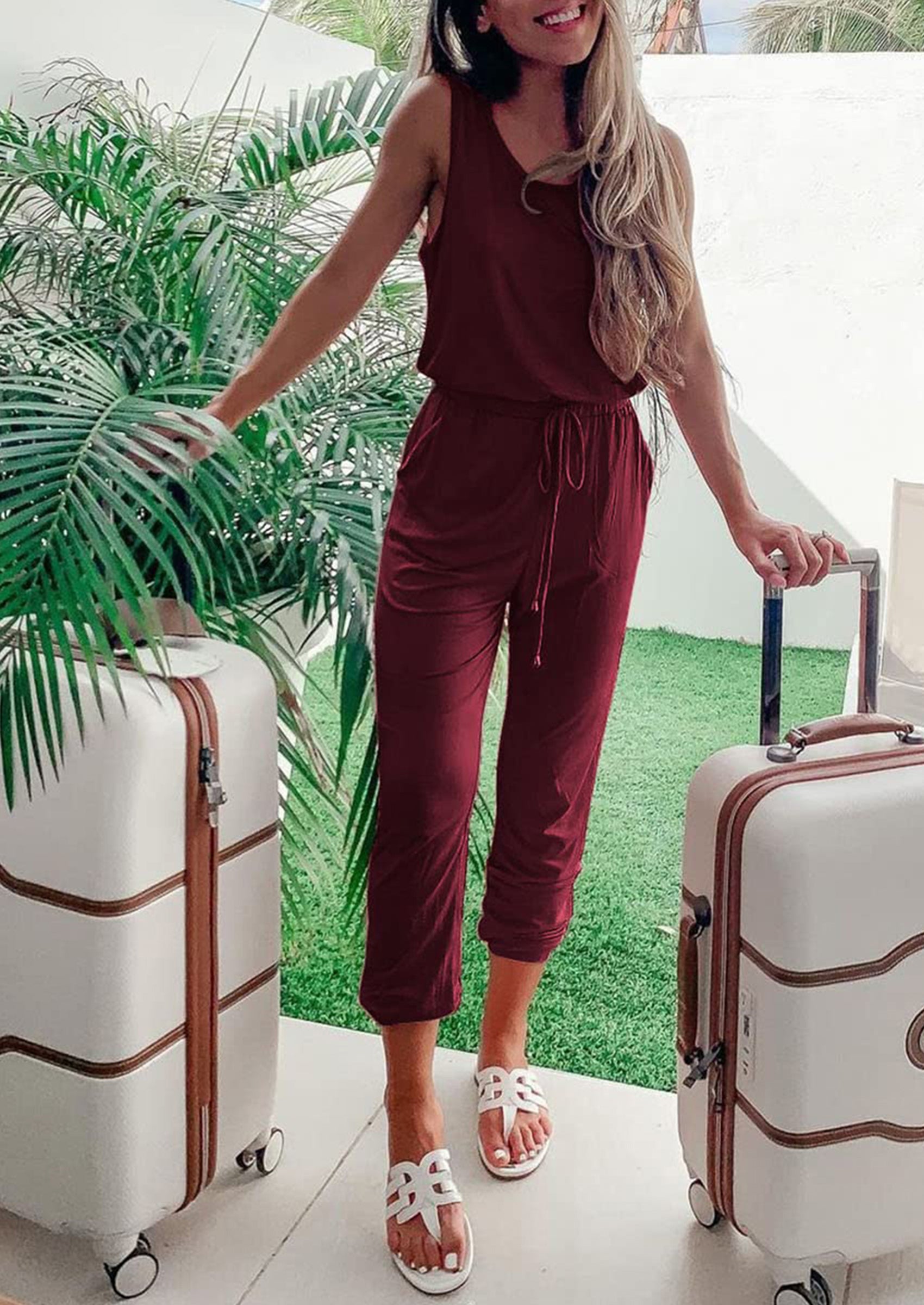 PRETTYGARDEN Two Piece Outfit Sets Casual Sleeveless Crewneck Tops and Sweatpants